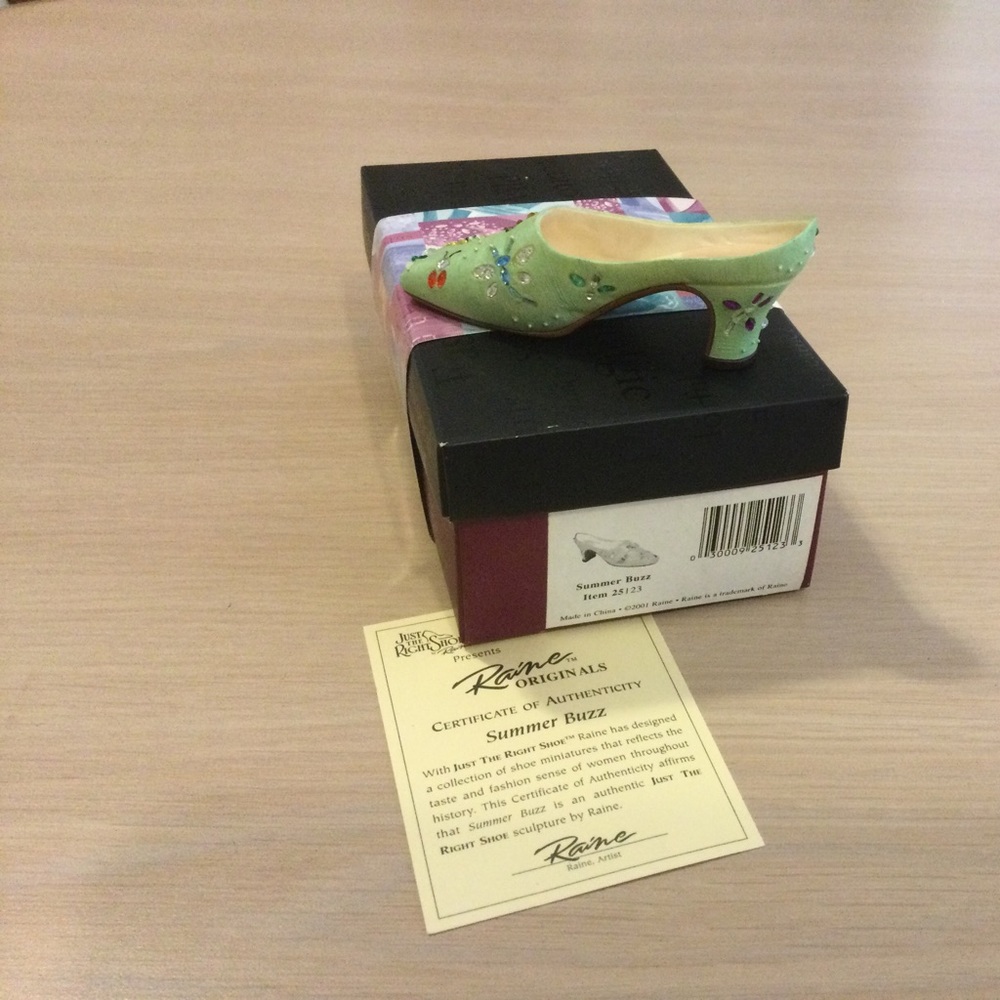 Just the Right Shoe "Summer Buzz" #25123
